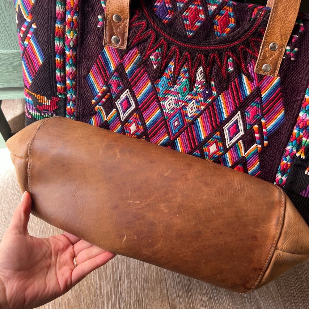 Nena & Co. Multicolor Geometric Woven Tote with Tan Leather - Picture 7 of 7